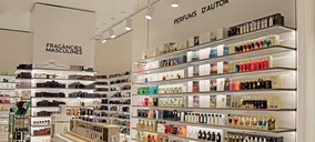 Un nuevo modelo de tienda y los perfumes de autor centran la estrategia de ‘Júlia’