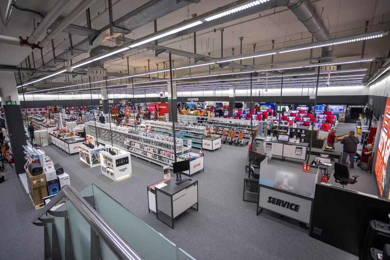 MediaMarkt reabre su tienda en Alfafar, afectada por la DANA