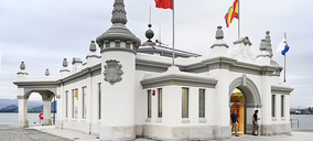 Jansen renueva las carpinterías de la fachada del Palacete del Embarcadero de Santander