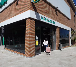 Mercadona prepara la apertura de tres supermercados en un día