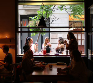 Grupo Tragaluz cambia uno de sus locales en Barcelona a Tapas Lobito