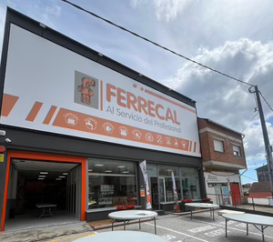 Ferrecal inaugura en Boiro su noveno almacén