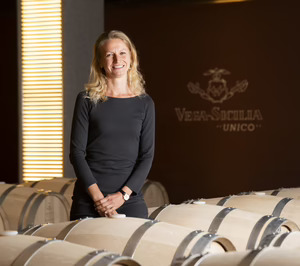 Jessica Julmy asume la dirección del grupo bodeguero Vega Sicilia