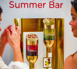 Clarins avanza en su estrategia de premiumización y belleza sostenible