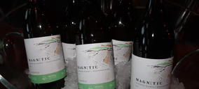 Familia Torres presenta su primer vino en botella reutilizable