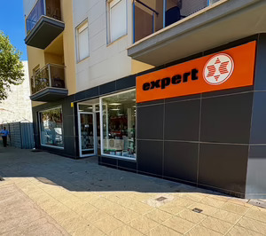 Unebsa abre una nueva tienda propia Expert en Ciutadella