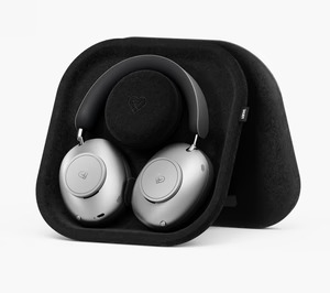 Loewe se centra en el lujo con los auriculares Loewe leo
