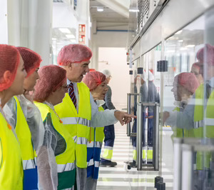 Anaip acerca a los diputados el sector de los plásticos