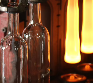 Verallia pone en marcha su primer horno híbrido en España