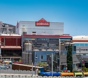 Cervecera de Canarias invierte 12 M€ en 2024 y apuesta por nuevos equipos en su planta