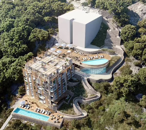 Empiezan las obras de reconstrucción de un aparthotel en Cala Llonga