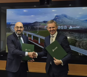 Adif y Mercasa se alían para impulsar el transporte ferroviario en los 24 mercados mayoristas de España