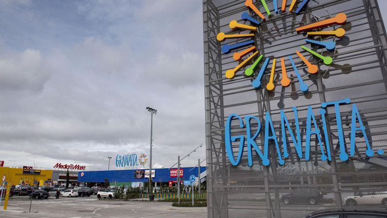 Hoy abre hôma en Granada