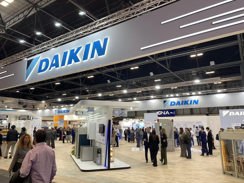 Daikin presenta sus respuestas al reto energético en Climatización y Refrigeración 2025