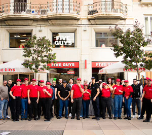 Five Guys dobla su presencia en Málaga