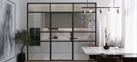 Cortizo lanza al mercado Design 35, su nuevo divisor de interiores de estética industrial