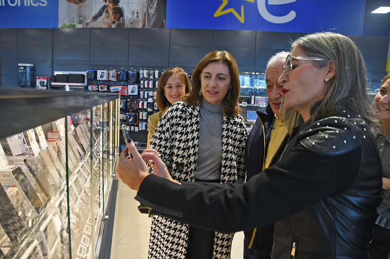 La Xunta, junto a ADEN, pone en valor el nuevo etiquetado de móviles y tablets para un consumo responsable