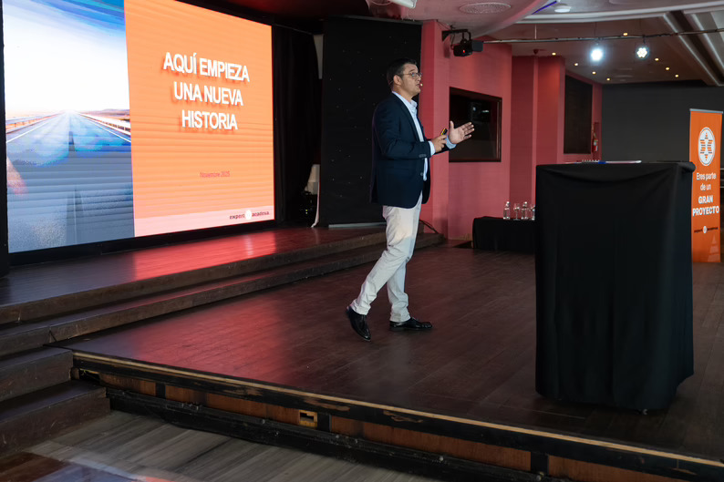 Acadesa presenta su nuevo proyecto estratégico con un relanzamiento de la marca 'Expert'