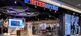 Decathlon presenta una oferta por algunos activos de Intersport en España