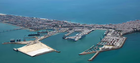 El tráfico portuario en la Bahía de Cádiz ha crecido un 16,7% en 2025 con los graneles líquidos al frente