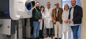 El Hospital de Laredo presenta su nuevo robot para Oftalmología