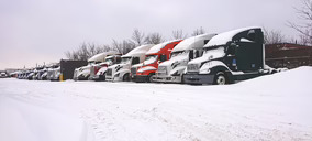 Indignación entre las asociaciones de transporte y gran consumo por la paralización del tráfico de camiones ante la llegada de Ingrid