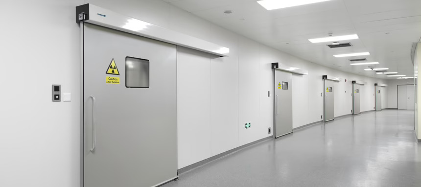 Manusa presenta su nueva puerta hermética cortafuego EI emplomada