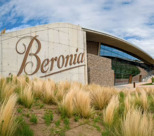 Beronia avanza en el uso de botellas ligeras