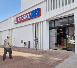 La red comercial alimentaria de Eroski cierra un año en tablas