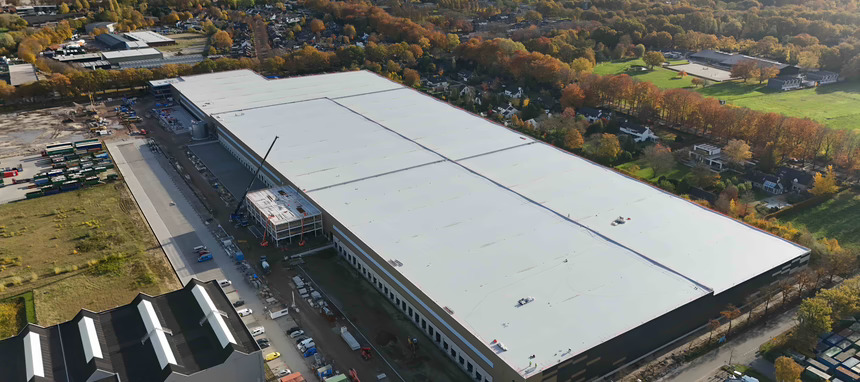 Renolit Alkorplan participa en la cubierta del centro logístico Evo Park Weert