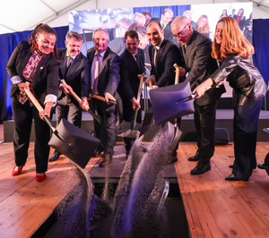 Elian coloca la primera piedra de la ampliación de su planta de proteína vegetal en el Port de Barcelona