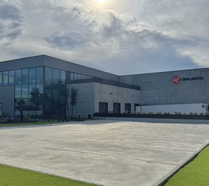 Oiplastic amplía capital y mejora sus ventas más de un 10%