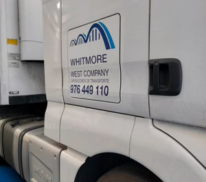 Whitmore suma colaboraciones y actividad y busca una nueva instalación