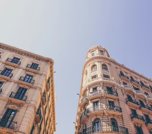 El precio de la vivienda libre aumenta un 13,1% en 2025 y fija nuevo récord