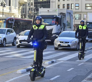 Cecotec ha desarrollado los vehículos de la unidad en patinete de la Policía Local de Valencia
