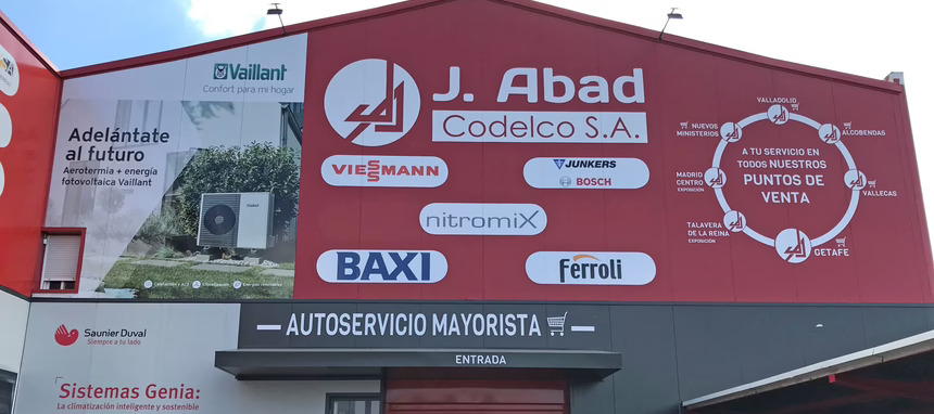 J. Abad Codelco sigue ganando músculo y adquiere una plataforma logística