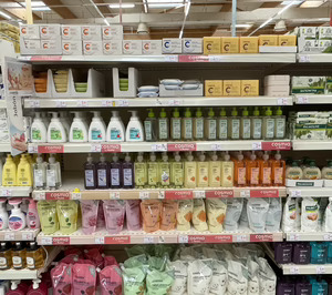 Alcampo pone el foco en su sección de belleza para ampliar la experiencia de compra de los consumidores