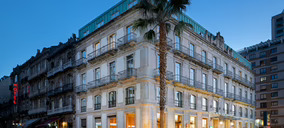 El vigués AC Palacio Universal culmina su reforma integral y renueva su gestión