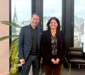 Erzi, fabricante de aplicadores flocados, se une a PSB Industries