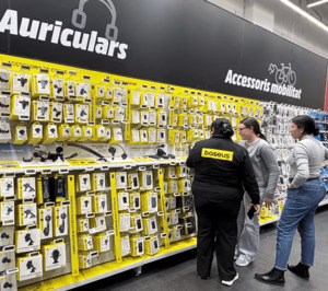 Baseus llega a MediaMarkt La Maquinista