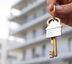 La compraventa de viviendas cae ligeramente en febrero por segundo mes consecutivo