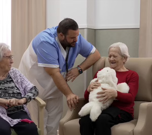 Savia inicia el proyecto pionero MyRobot para fomentar la inclusión social de personas con demencia