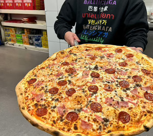 Una cadena de pizzerías fast food abre su séptimo local y planea su franquicia