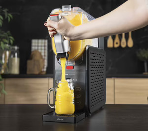 Ufesa lanza una heladera y una granizadora