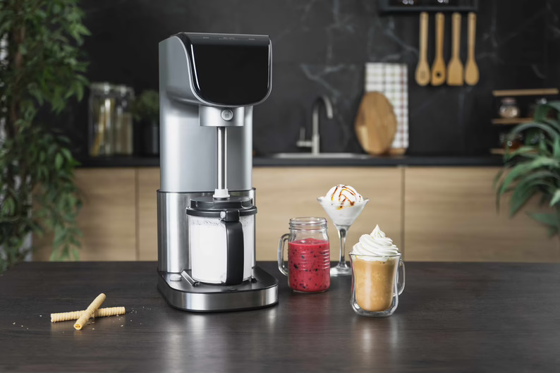 Ufesa lanza una heladera y una granizadora