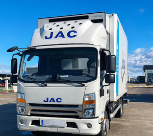 Transportes Jorbana incorpora dos camiones de JAC y potencia la electrificación de la logística frigorífica de DIA