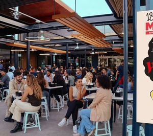 El multifranquiciado del 100 Montaditos del C.C. Parquesur abre una mayor terraza