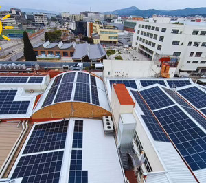 Egisa instala placas solares en su fábrica y aboga por un modelo industrial sostenible