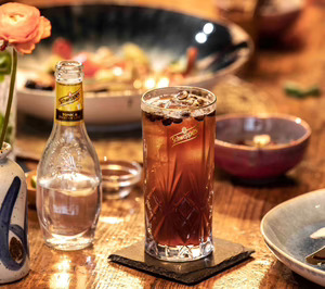 Schweppes y Starbucks inauguran la categoría de coffee tonic