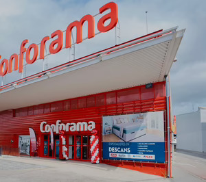 Conforama completa la remodelación integral de la tienda de Badalona